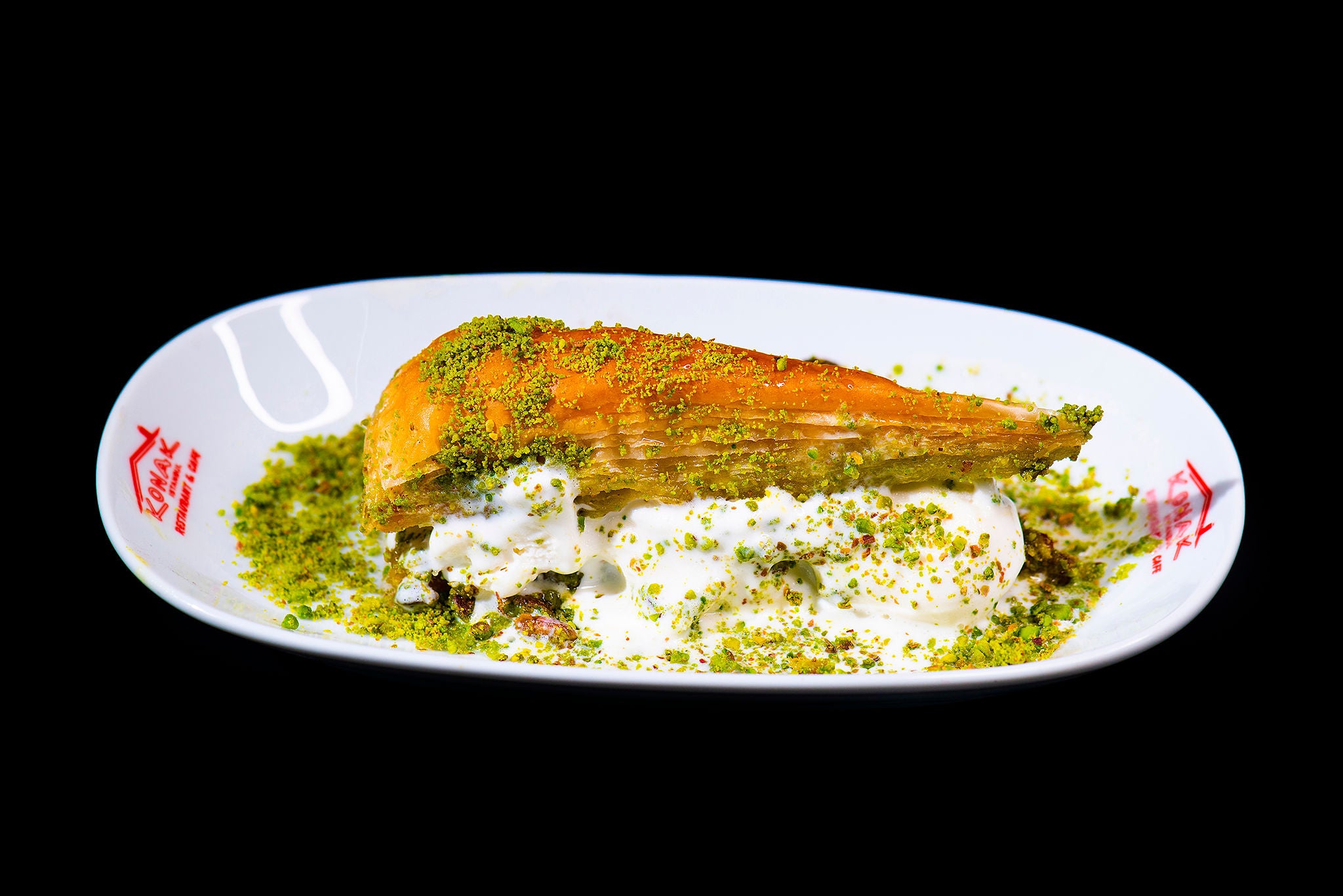 HAVUC DILIMI-BAKLAVA TRIUNGHIULARA CU FISTIC